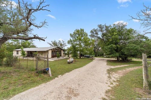 305 Silver Hills Rd, Kerrville, TX, 78028-7807 | Card Image