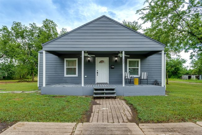 307 Commerce St W, House other with 2 bedrooms, 1 bathrooms and null parking in Honey Grove TX | Image 5