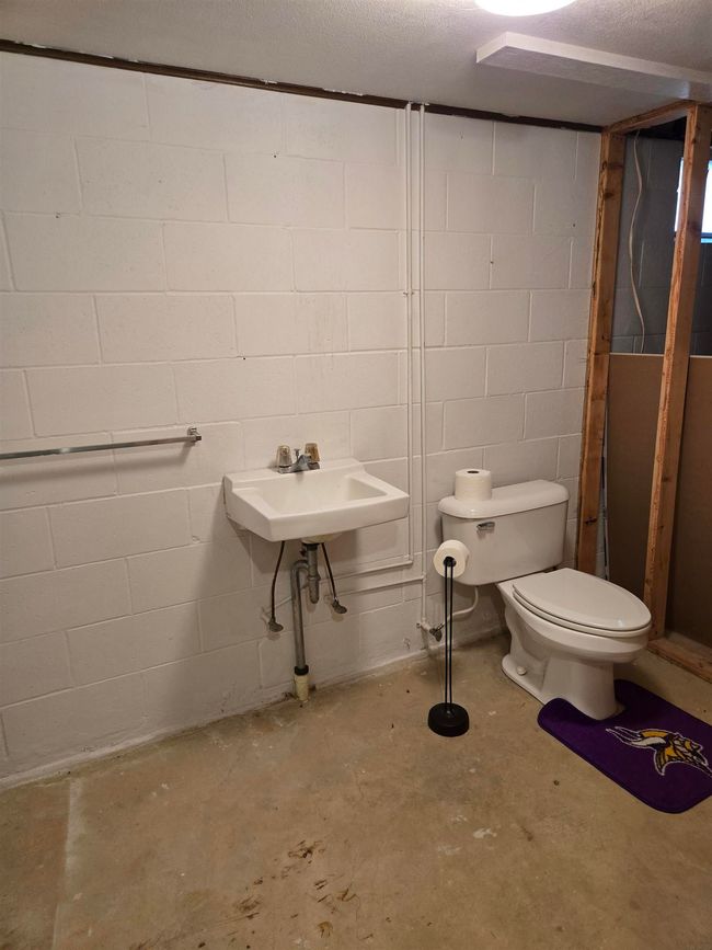 1005 Red Maple Ave, House other with 3 bedrooms, 2 bathrooms and null parking in Cresco IA | Image 23