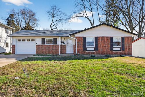 10998 Whitbyhall Dr, Bridgeton, MO, 63044-3249 | Card Image