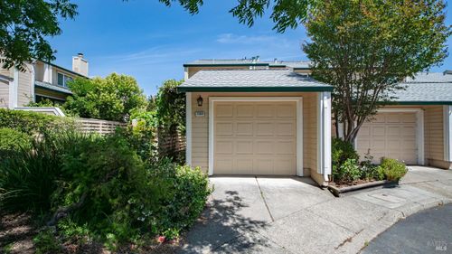 1560 Grenache Way, Santa Rosa, CA, 95403-4154 | Card Image
