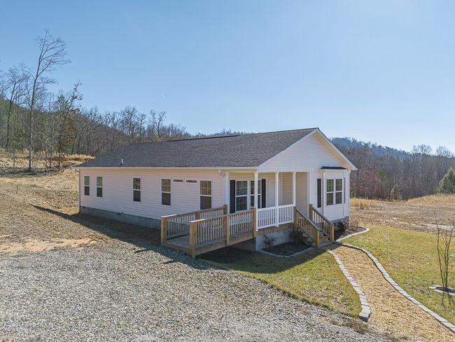21 Devin Dr, Home with 3 bedrooms, 2 bathrooms and null parking in Murphy NC | Image 36