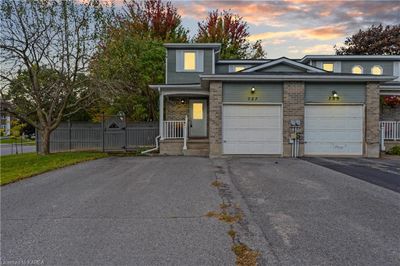 757 Littlestone Cres, Townhouse with 2 bedrooms, 1 bathrooms and 4 parking in Kingston ON | Image 2