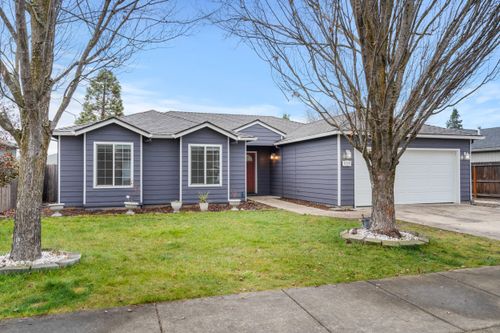 1642 Hollyhock Dr, Medford, OR, 97504-7206 | Card Image