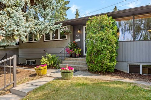 30 Gateway Dr Sw, Calgary, AB, T3E4J7 | Card Image