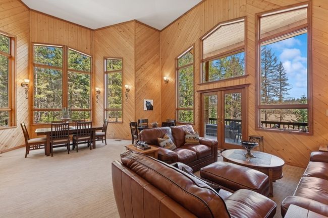 Plenty of natural light. | Image 48