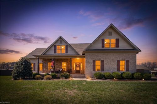 242 Deerwood Dr, Lexington, NC, 27295-7608 | Card Image