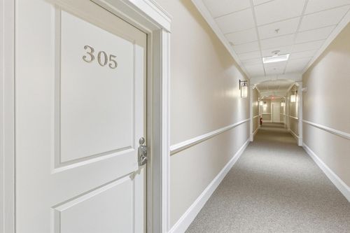 unit-305-491 Dutton St, Lowell, MA, 01854-4290 | Card Image