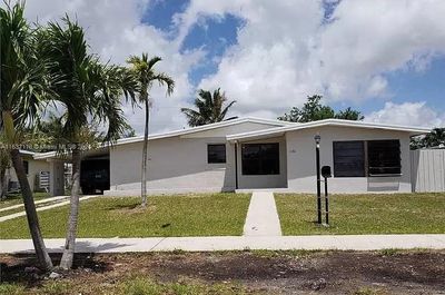 11761 Sw 176th Ter, House other with 3 bedrooms, 1 bathrooms and null parking in Miami FL | Image 1