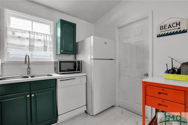 619 E Broad St, House other with 2 bedrooms, 1 bathrooms and null parking in Savannah GA | Image 19