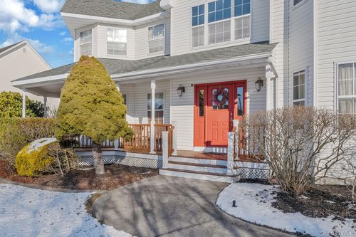 5 Old Neck Ct, Manorville, NY, 11949-3234 | Card Image