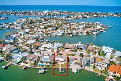 475 Harbor Drive N, House other with 3 bedrooms, 2 bathrooms and null parking in Indian Rocks Beach FL | Image 2