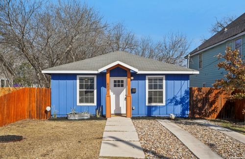 627 Blaine, San Antonio, TX, 78202-1518 | Card Image