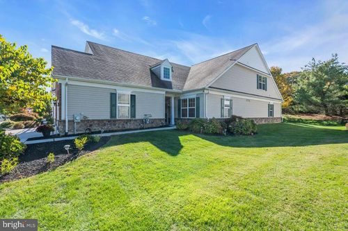 239 Sparrow Dr, HAMILTON, NJ, 08690-2461 | Card Image