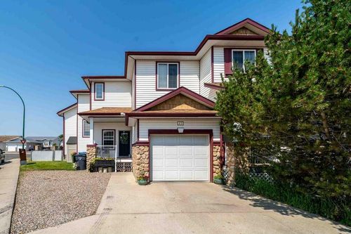 25 Stonegate Cres Se, Medicine Hat, AB, T1B4L3 | Card Image