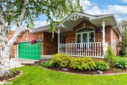 137 Queen St, Alliston, ON, L9R1K4 | Card Image