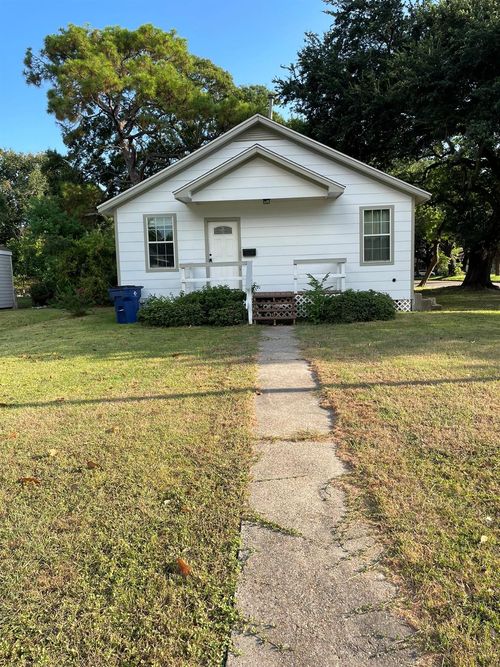 302 10th Ave N, Texas City, TX, 77590-6325 | Card Image