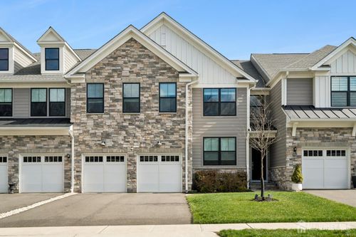 6 Concord Ct, Warren, NJ, 07059-2401 | Card Image
