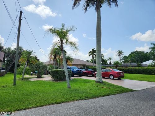 250 Alameda Ave, FORT MYERS, FL, 33905-2604 | Card Image