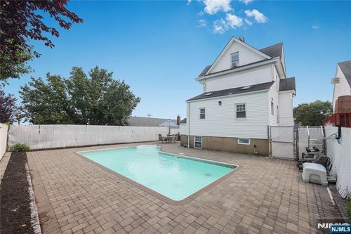 551 Union Ave, Wood Ridge, NJ, 07075-2331 | Card Image