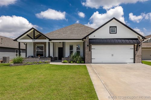 2012 W Huntsville Pl, Broken Arrow, OK, 74011-2906 | Card Image