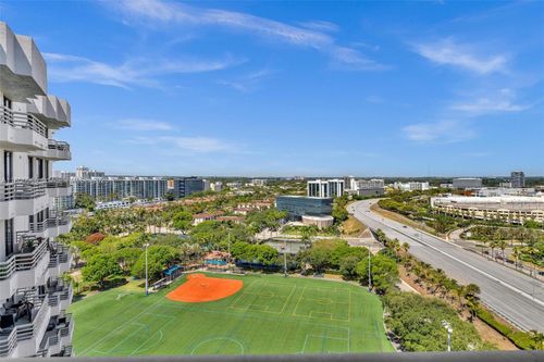lp04-3300 Ne 191st St, Aventura, FL, 33180-2451 | Card Image