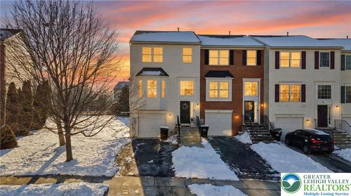 347 S Oak St, Freemansburg, PA, 18017-7068 | Card Image