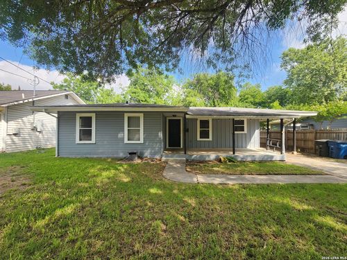 554 Lee St, New Braunfels, TX, 78130-5646 | Card Image
