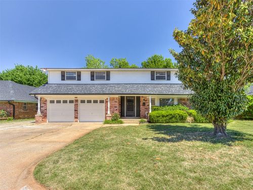 7136 N Comanche Ave, Warr Acres, OK, 73132-6630 | Card Image