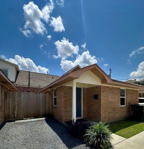 813 Waverly St, Houston, TX, 77007-1444 | Card Image
