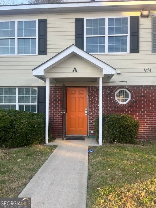 944 Old Mill Pt, Monroe, GA, 30655-2876 | Card Image