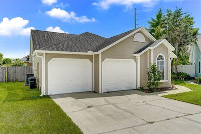 5422 S Bracken Court, House other with 3 bedrooms, 2 bathrooms and null parking in Winter Park FL | Image 2