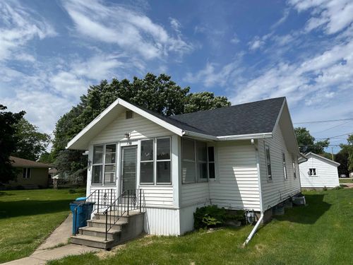 330 California St, Savanna, IL, 61074-1806 | Card Image