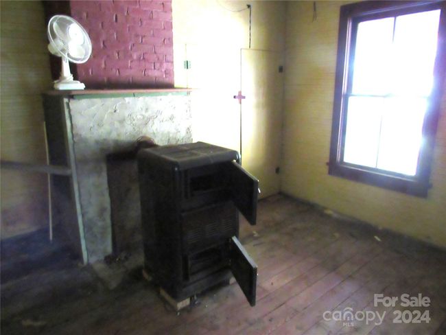664 Woodfin Rd, House other with 2 bedrooms, 1 bathrooms and null parking in Sylva NC | Image 23