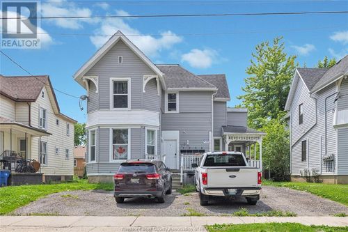54 Wellington St E, Chatham, ON, N7M3N9 | Card Image