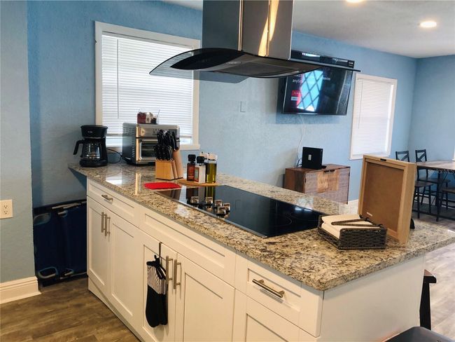 In-Law suite kitchen | Image 9