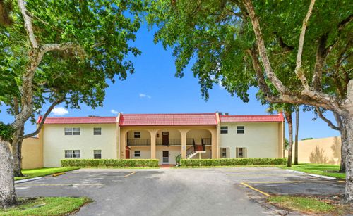 198 Lake Frances Dr, West Palm Beach, FL, 33411-2325 | Card Image