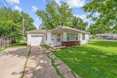 1200 Crescent Ln, McPherson, KS, 67460-2630 | Card Image