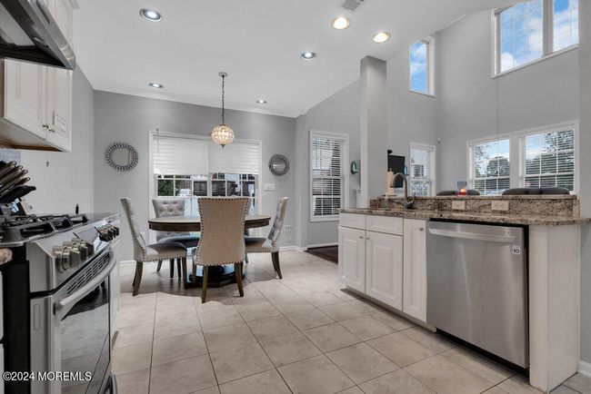 45 Fells Dr, Condo with 3 bedrooms, 3 bathrooms and null parking in Manalapan NJ | Image 12