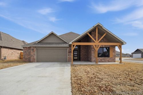 10893 S 277th East Ave, Coweta, OK, 74429-3016 | Card Image