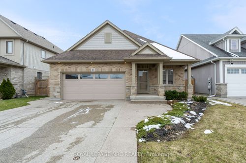 25 Mcfarland St, Thorold, ON, L2V0E2 | Card Image