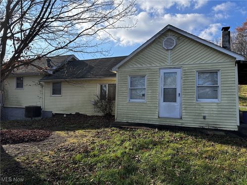 52167 Marietta Rd, Cumberland, OH, 43732-9612 | Card Image