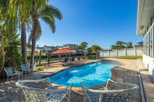 8462 Flagstone Dr, TAMPA, FL, 33615-4948 | Card Image