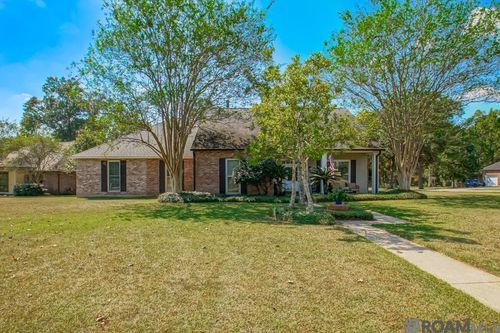 11212 Suncrest Ct, Baton Rouge, LA, 70818-6923 | Card Image