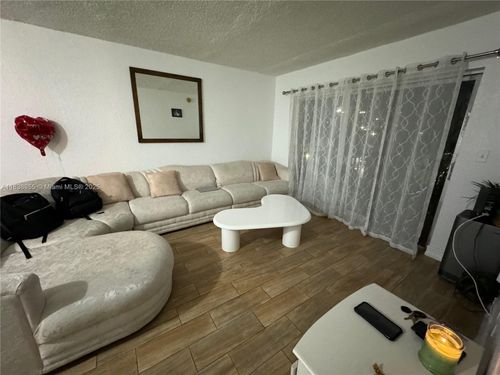 apt-402-444 Sw 4th St, Miami, FL, 33130-1424 | Card Image