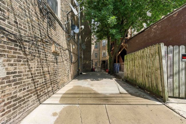A - 2611 Rosemont Ave, Home with 3 bedrooms, 2 bathrooms and 2 parking in Chicago IL | Image 17