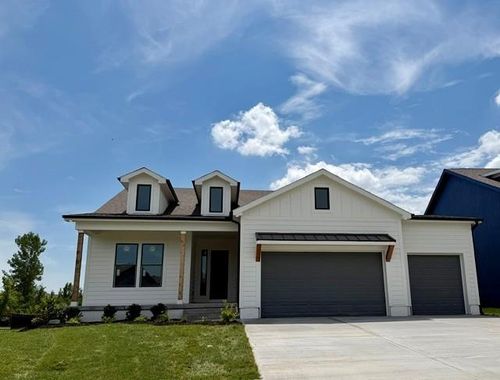 4524 Sw Berkshire Dr, Lee's Summit, MO, 64083-6126 | Card Image