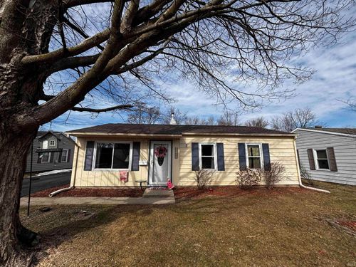 1705 Cedar St, Valparaiso, IN, 46383-4303 | Card Image