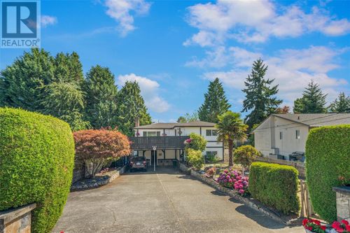 955 Tattersall Dr, Victoria, BC, V8X2X1 | Card Image