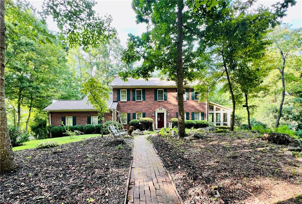 Ivy Ln, Wilkesboro, NC 28697